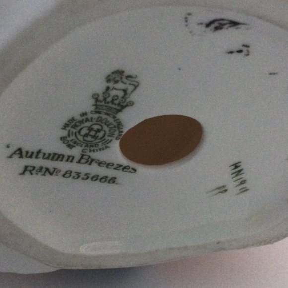 Home Royal Doulton Figurine Top of the Hill it is in perfect condition - Picture 8 of 8